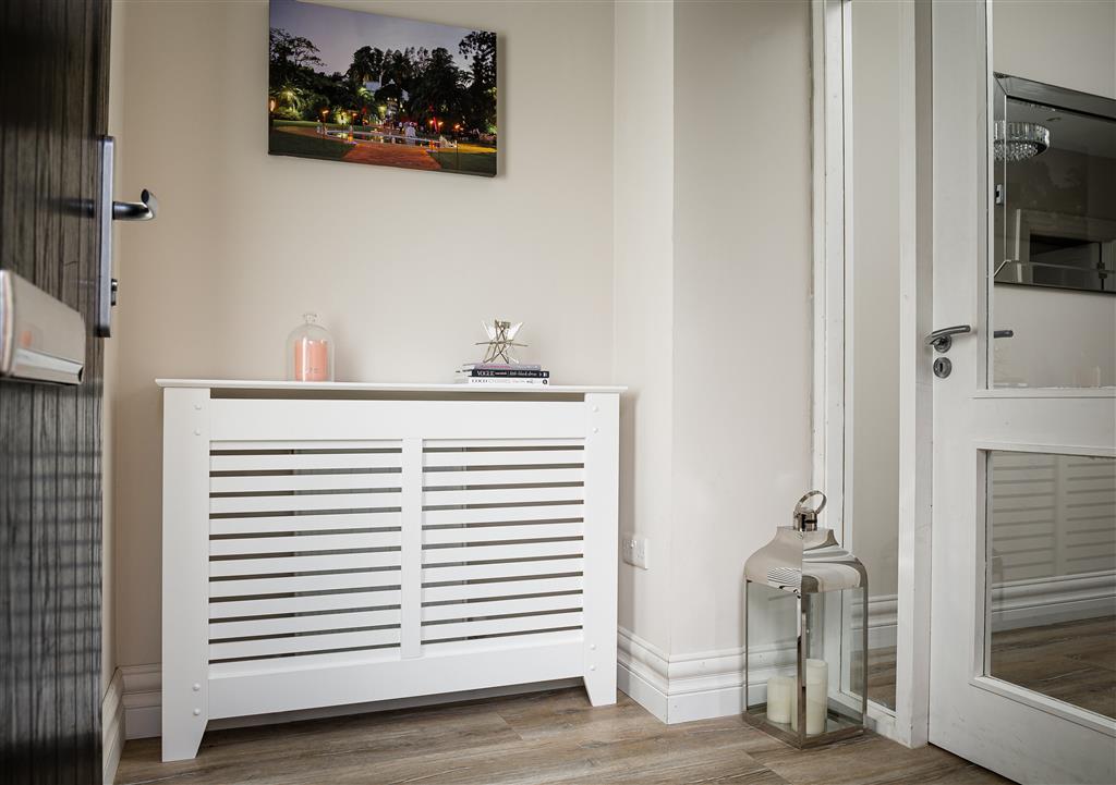 Rhode Island White Radiator Cover Large
